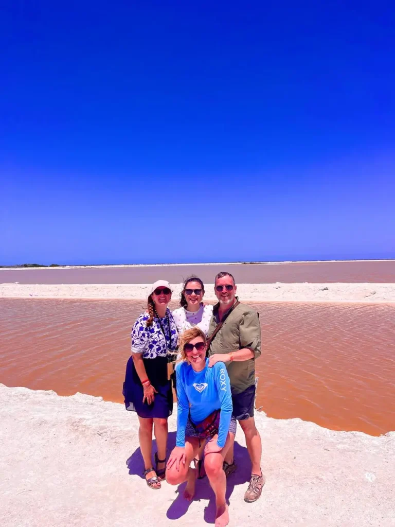 espectacular charcas de aguas rosas en rio lagartos