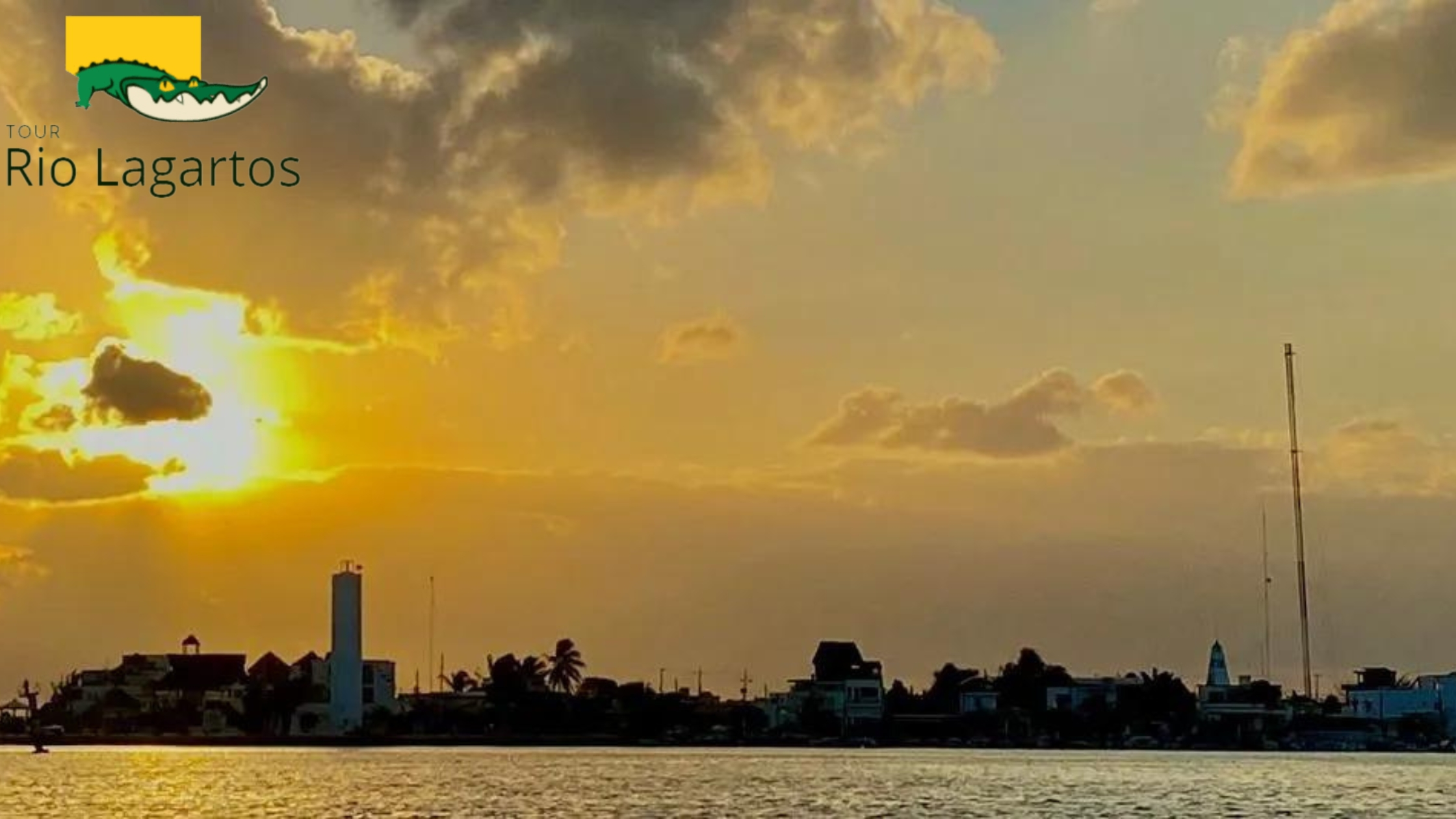 atardecer vibrante, que siempre ha sido parte de la historia de rio lagartos