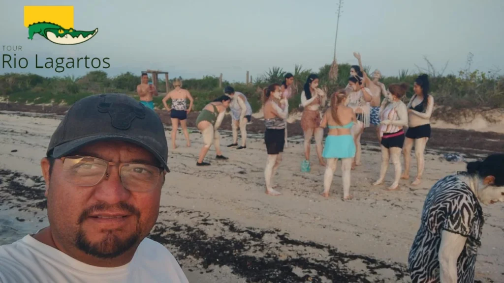 grupo de amigos tomando el bano maya