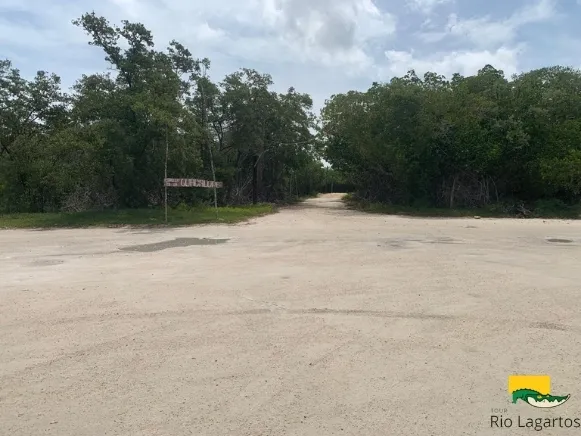 entrada rustica de la capilla de guadalupe, cerca del ojo de agua de chuquilá